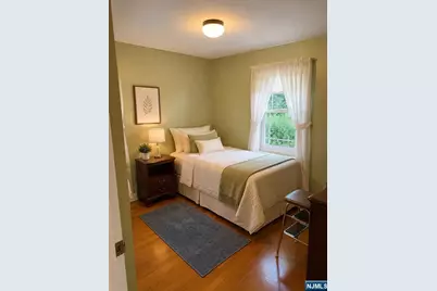 70 Bromley Place, Nutley, NJ 07110 - Photo 9