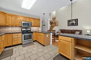22 Pond Hollow Dr, Jefferson Township, NJ 07438 - Photo 5