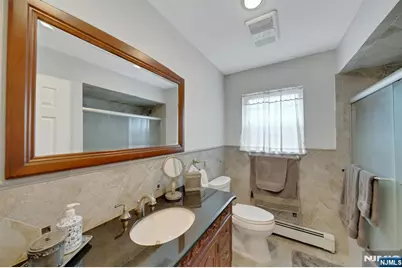 1527 10th Street, Fort Lee, NJ 07024 - Photo 11