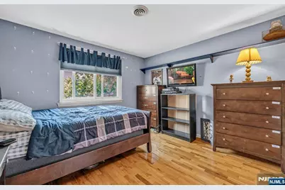143 Grove Street, Bergenfield, NJ 07621 - Photo 21