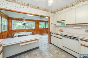 17 South Dr, Woodland Park, NJ 07424 - Photo 9