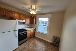 33 Livingston Ave, Lyndhurst Township, NJ 07071 - Photo 17