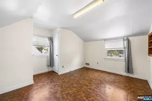 10 Greenwich St, Bergenfield, NJ 07621 - Photo 15