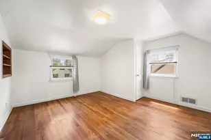 10 Greenwich St, Bergenfield, NJ 07621 - Photo 17