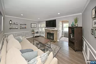 2 Youngs Pl, Saddle Brook Township, NJ 07663 - Photo 5