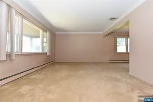 317 McKinley Blvd, Paramus, NJ 07652 - Photo 7