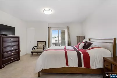 31 Willow Wood Square 31 #31, East Rutherford, NJ 07073 - Photo 13