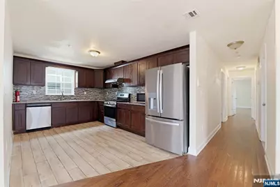 17 Stanton Street, Newark, NJ 07114 - Photo 5