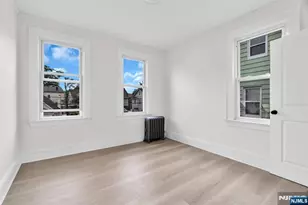 240 End Ave, Newark, NJ 07106 - Photo 35