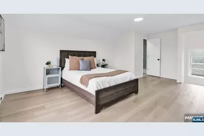 240 End Avenue, Newark, NJ 07106 - Photo 23