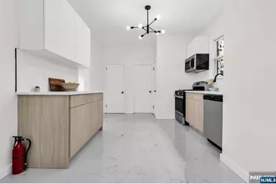 240 End Avenue, Newark, NJ 07106 - Photo 17