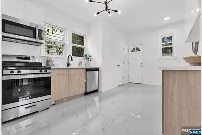 240 End Avenue, Newark, NJ 07106 - Photo 15