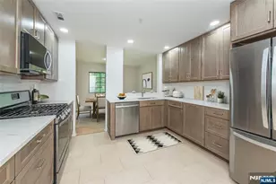 1208 Faulkner Ct, Mahwah, NJ 07430 - Photo 5