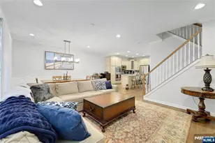 28 Masterson Ct, Waldwick, NJ 07463 - Photo 5