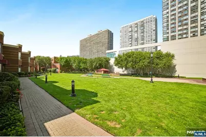100 Old Palisade Road 3305 #3305, Fort Lee, NJ 07024 - Photo 27