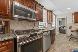 15 Putnam Pl, Clifton, NJ 07011 - Photo 11
