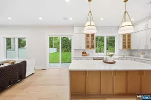 34 Crest View Hill Rd, Livingston, NJ 07039 - Photo 7