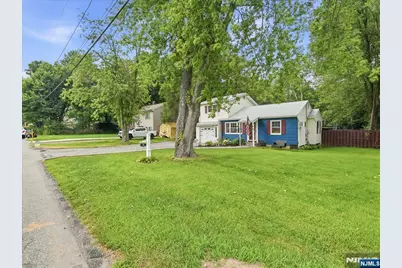 35 Edgecumb Road, West Milford, NJ 07480 - Photo 3