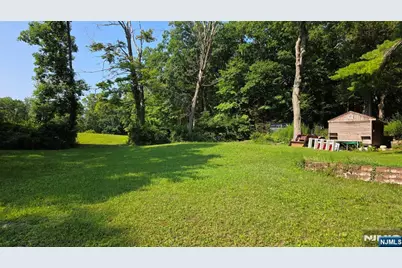 91 Goldfinch Lane, West Milford, NJ 07421 - Photo 29