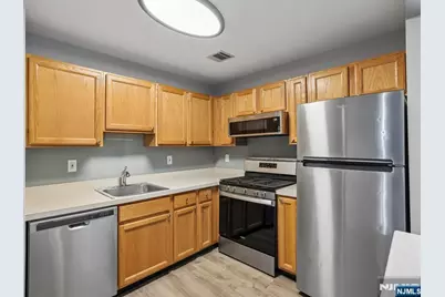 164 Cambridge Court, Clifton, NJ 07014 - Photo 15