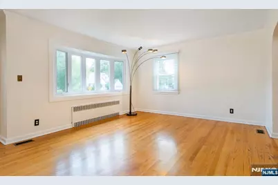228 Broadway, Pompton Lakes, NJ 07442 - Photo 5