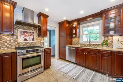 9 Hamilton Terrace, Montclair, NJ 07043 - Photo 15