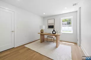 37 Congressional Pkwy, Livingston, NJ 07039 - Photo 9