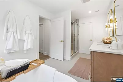 37 Congressional Parkway, Livingston, NJ 07039 - Photo 15