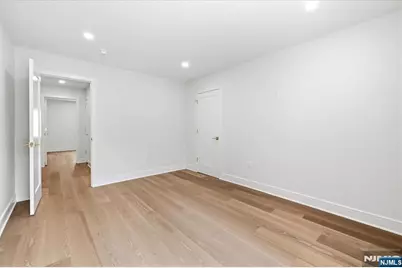 37 Congressional Parkway, Livingston, NJ 07039 - Photo 17