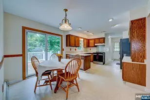 2 Pembroke Ct, Jefferson Township, NJ 07438 - Photo 11