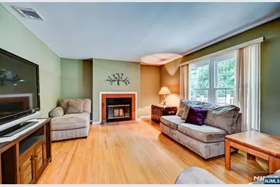 2 Pembroke Court, Jefferson Township, NJ 07438 - Photo 9