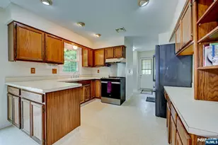 2 Pembroke Ct, Jefferson Township, NJ 07438 - Photo 13