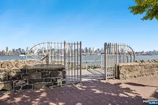 849 Blvd 4D, Weehawken, NJ 07086 - Photo 31