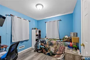 54 Sycamore Dr, Belleville, NJ 07109 - Photo 5