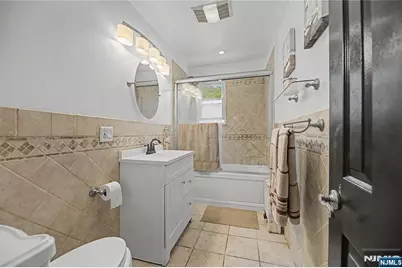 126 Genesee Avenue, Teaneck Township, NJ 07666 - Photo 15