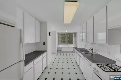 1600 Parker Avenue 5G #5G, Fort Lee, NJ 07024 - Photo 13