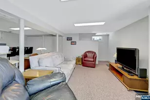 37 Hilltop Terrace, Bloomingdale, NJ 07403 - Photo 15