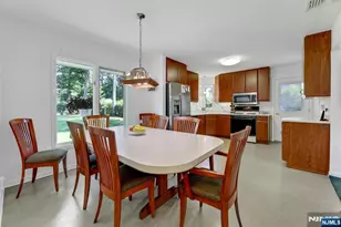 37 Hilltop Terrace, Bloomingdale, NJ 07403 - Photo 5