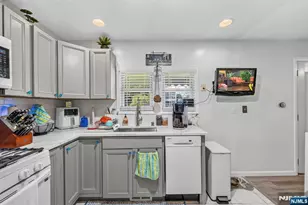 97 Wabash Ave, Paterson, NJ 07503 - Photo 7