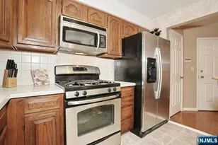 101 Quartz Ln, Paterson, NJ 07501 - Photo 9