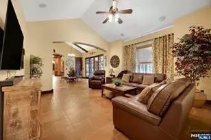 900 Laurie Ln, Franklin Lakes, NJ 07417 - Photo 23