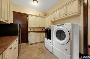 900 Laurie Ln, Franklin Lakes, NJ 07417 - Photo 19