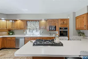 442 Riverview Dr, Totowa, NJ 07512 - Photo 13