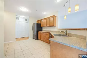 337 The Promenade 337, Edgewater, NJ 07020 - Photo 13