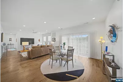 13 Whitney Avenue 402 #402, Morris Plains Borough, NJ 07950 - Photo 15