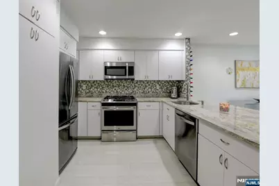 727 Mainsail Lane 727 #727, Secaucus, NJ 07094 - Photo 11