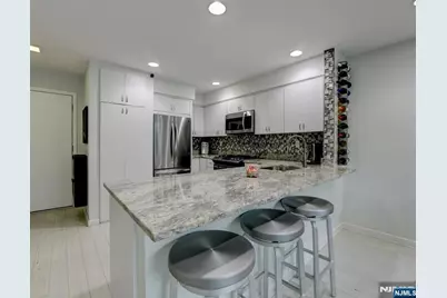 727 Mainsail Lane 727 #727, Secaucus, NJ 07094 - Photo 9