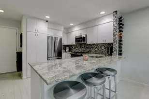 727 Mainsail Ln 727, Secaucus, NJ 07094 - Photo 9