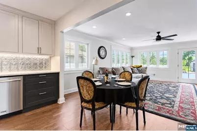 1074 Colfax Avenue, Pompton Lakes, NJ 07442 - Photo 9