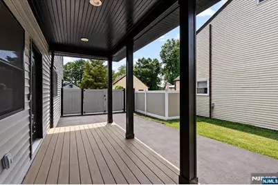 1074 Colfax Avenue, Pompton Lakes, NJ 07442 - Photo 3